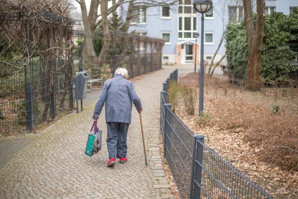 Finanzielle Herausforderungen: Witwe muss 60.000 Euro Rentenrückzahlung leisten