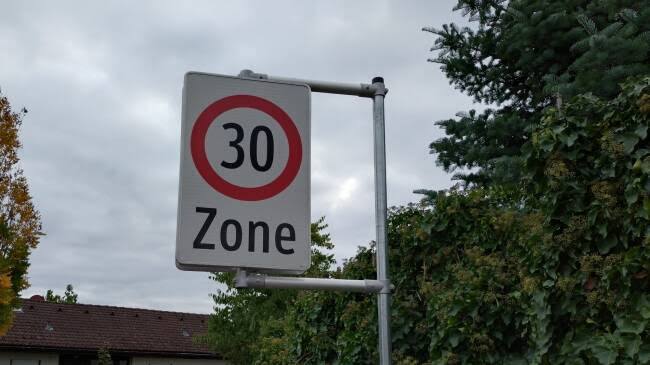Geschwindigkeitsbegrenzung - Ganz Mannersdorf wird zur 30-km/h-Zone