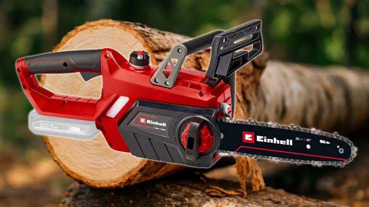 Stihl & Makita sind nicht dabei: Amazon führt 18V-Akku-Kettensäge für 79 € in den Bestseller-Rankings.