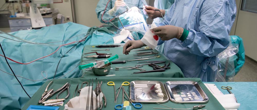 71 Kliniken werden 2026 keine Knieprothesen-Operationen mehr anbieten