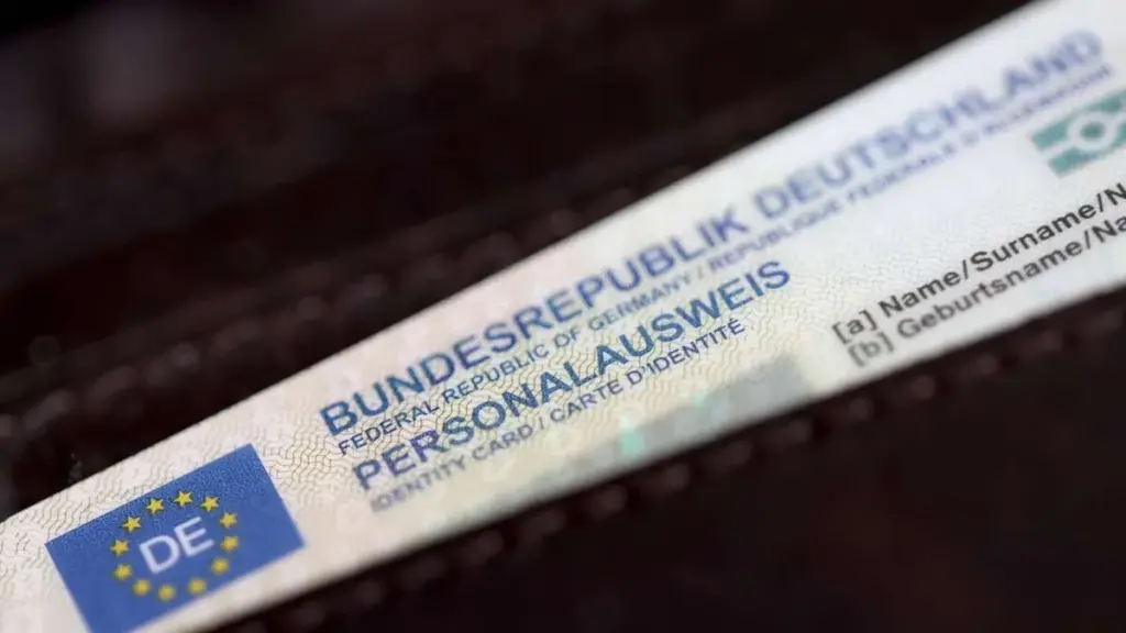 Änderung 2026: Warum Bürger über 70 ihren Ausweis nie wieder erneuern müssen