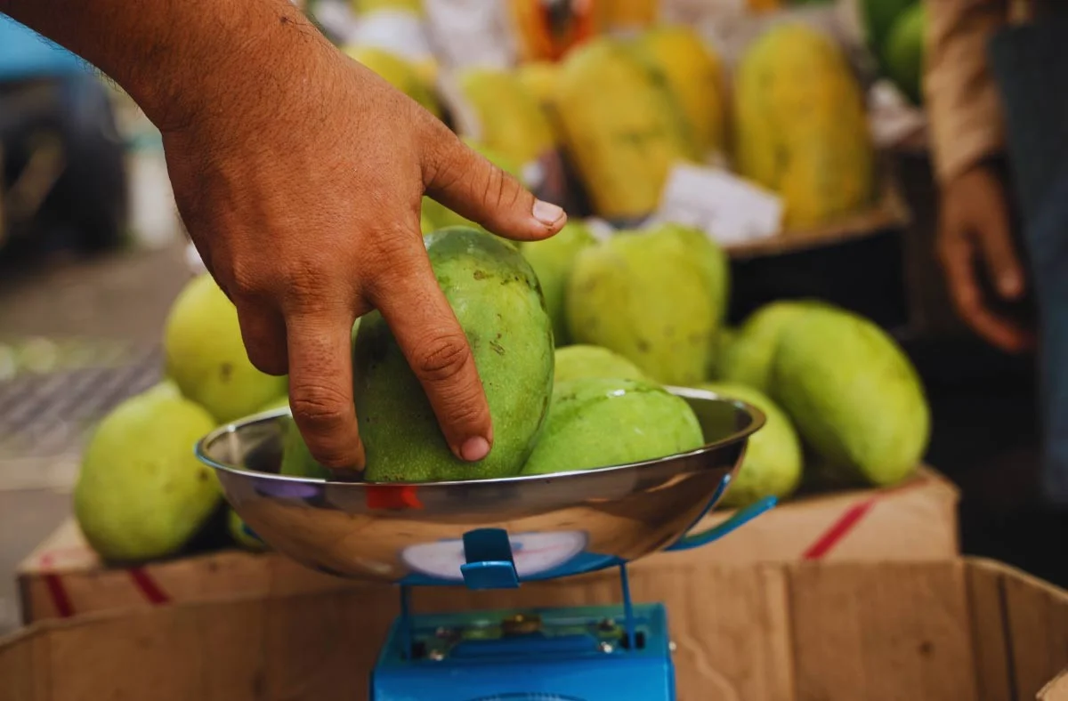Der 10-Euro-Schock: Kunde wiegt Weihnachtsmandeln nach und enthüllt das „stinksauere“ Geheimnis der Märkte - image 2