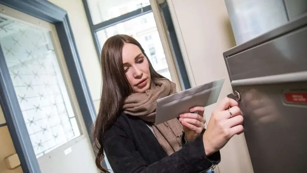 Deshalb legen professionelle Paketboten jetzt diesen gelben Zettel in den Briefkasten