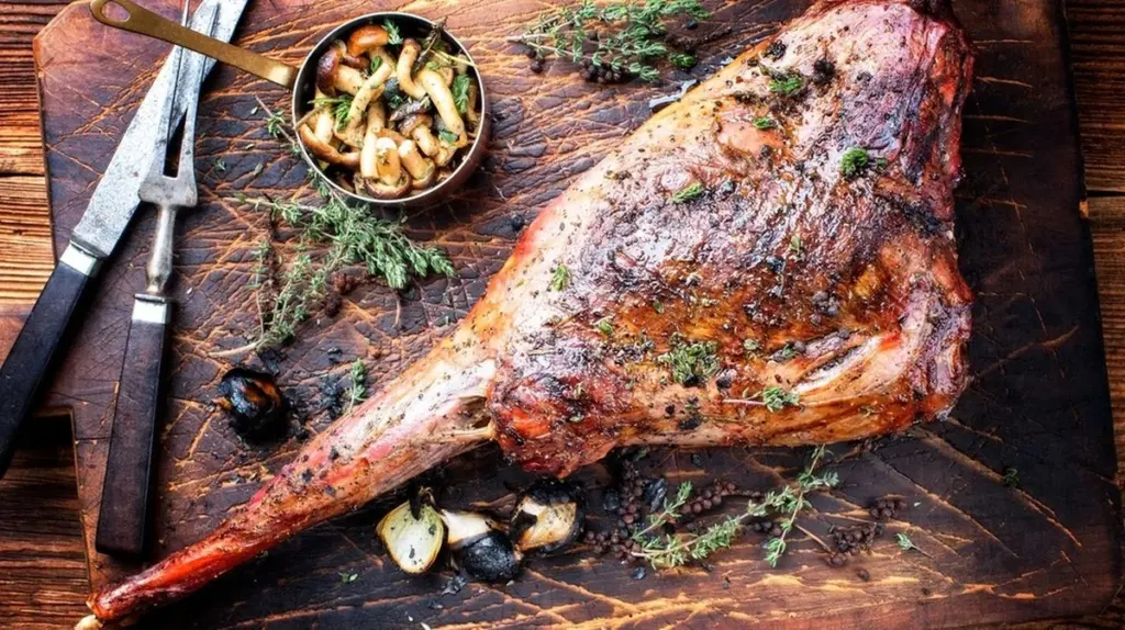 Drei Tipps von Spitzenköchen: So wird Rehkeule im Ofen butterzart und saftig