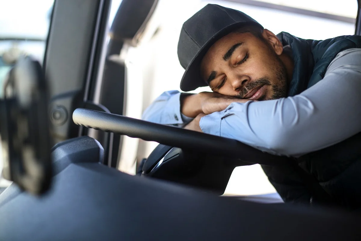 Warum DHL-Boten vor Weihnachten fast in Tränen ausbrechen – und was ein Grinch-Hut damit zu tun hat - image 2