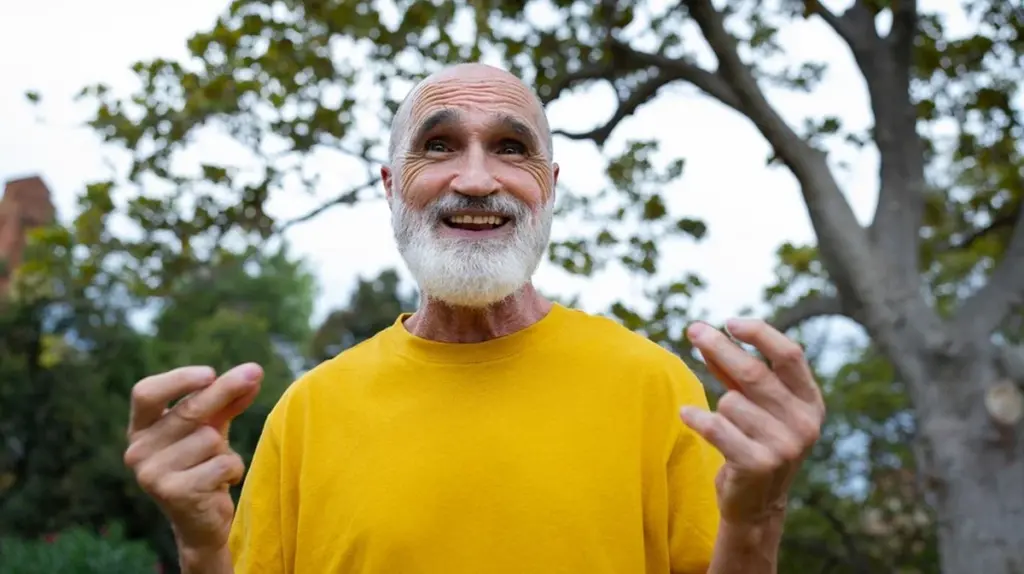 93-jähriger Rentner erobert mit Pop-Songs auf Social Media die Herzen