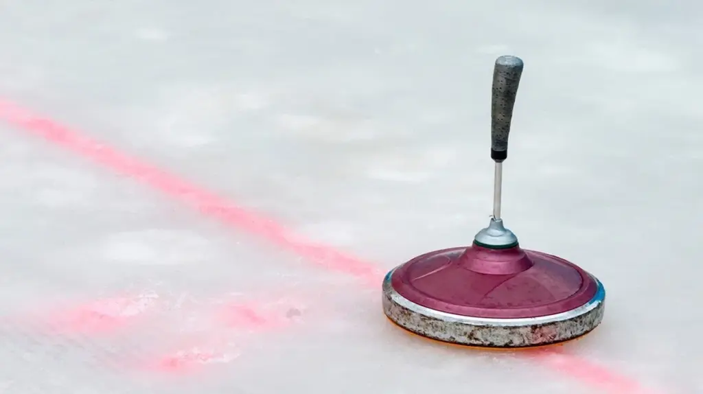 Darum setzen erfahrene Eisstockschützen immer diesen Gummi-Puck ein: Die unterschätzte Waffe der Amateure