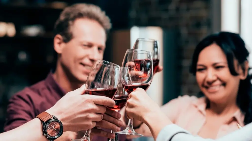 Darum verträgt Ihr Körper Alkohol schlechter, je älter Sie werden