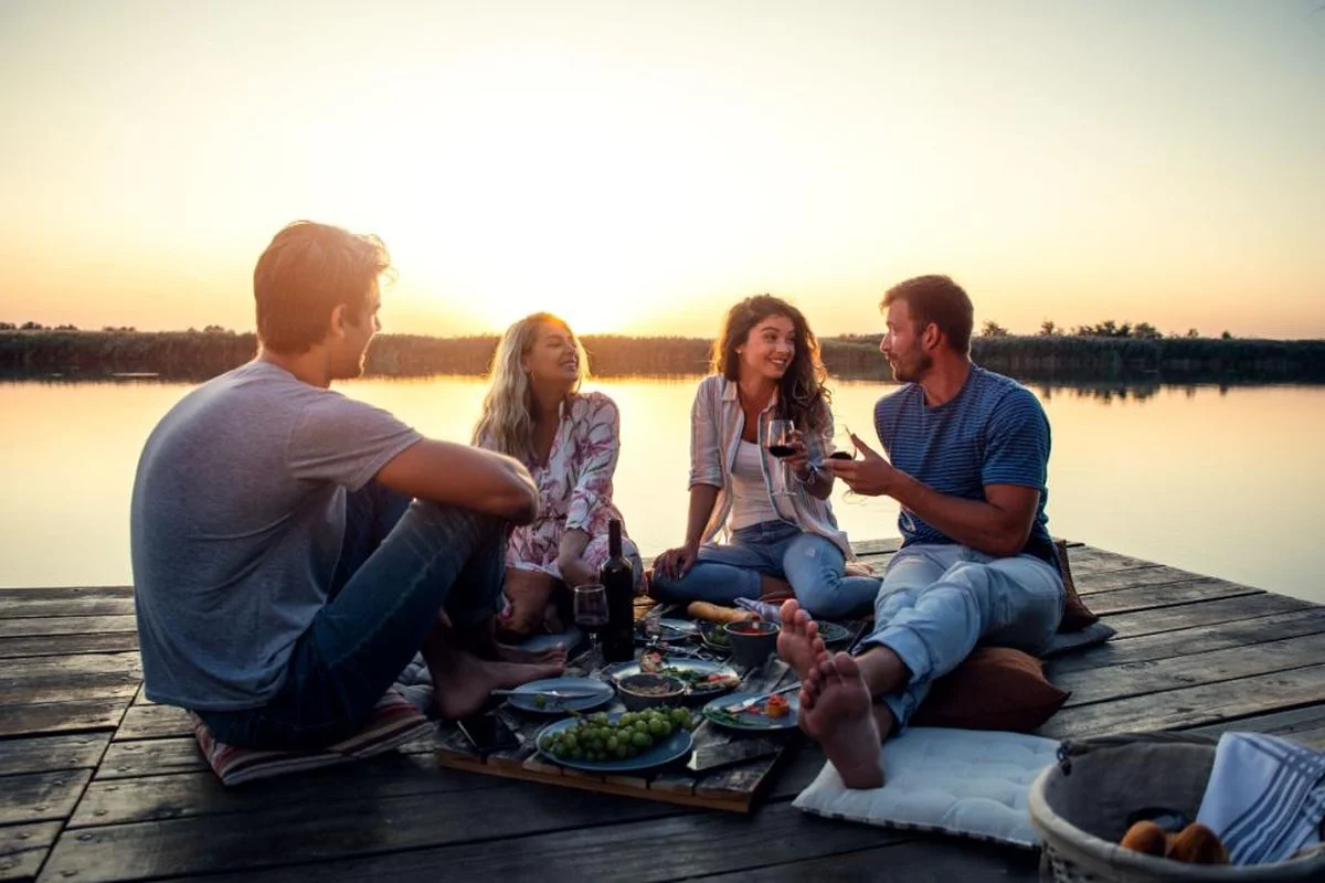 Das heimliche Rezept für ein längeres Leben: Was österreichische Psychologen über wahre Freundschaft verraten - image 2