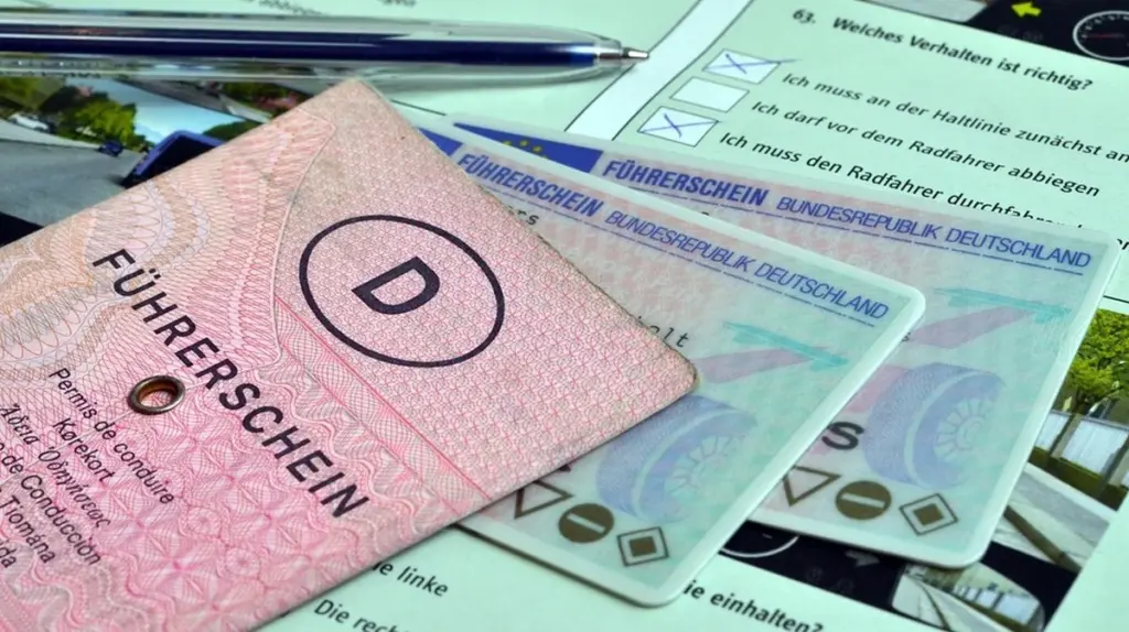 Die unsichtbare 10-Euro-Falle: Warum jeder mit einem Scheckkarten-Führerschein jetzt handeln muss