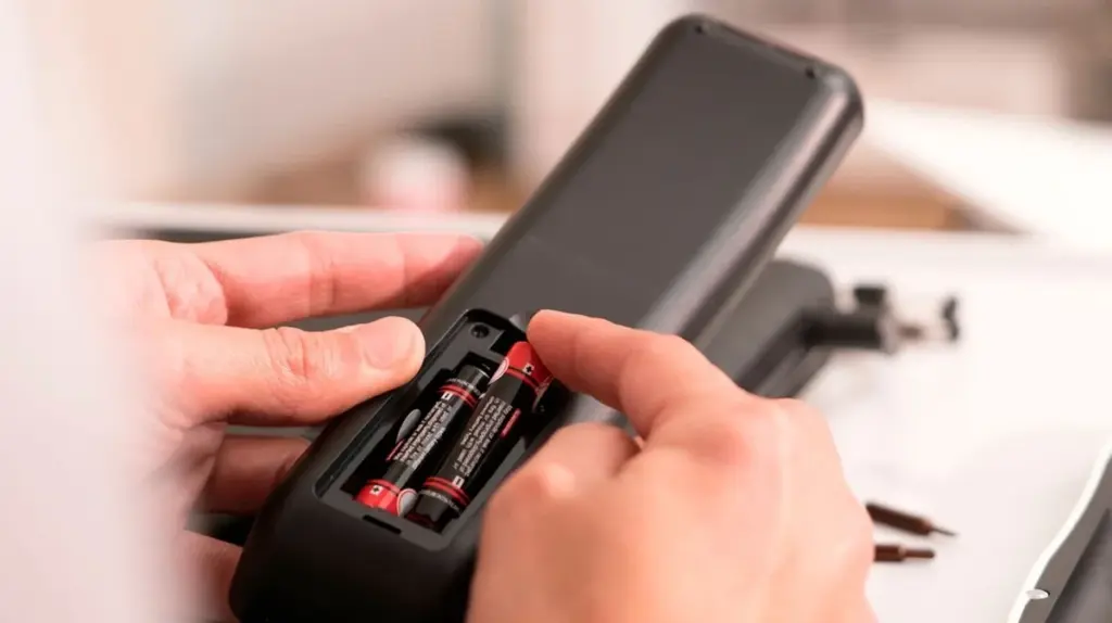 Discounter-Batterien schlagen Marken: Was wirklich länger hält