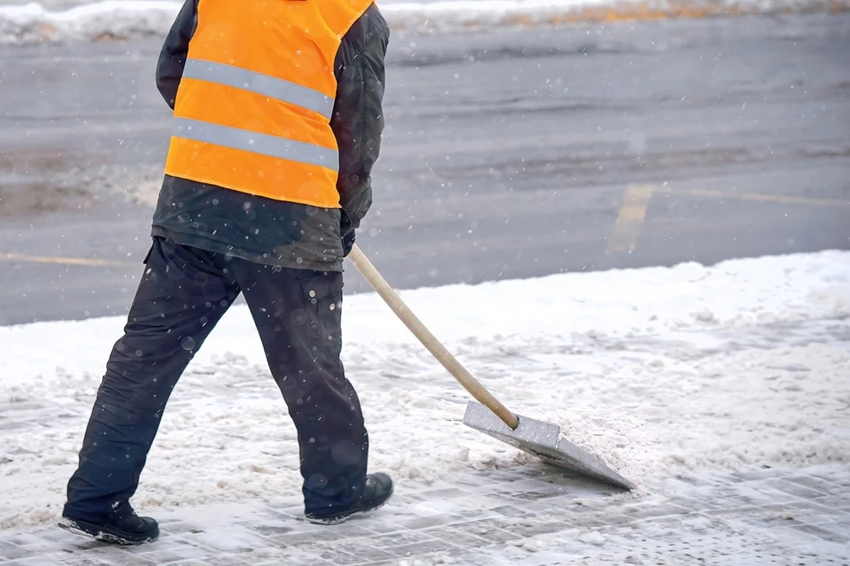 Drei Gründe, warum Sie das Splitt-Granulat auf der Straße im Frühling nicht einfach liegen lassen dürfen - image 2