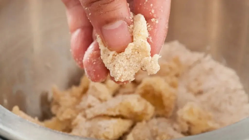 Sternekoch-Trick: So werden herzhafte Streusel zum Hochgenuss