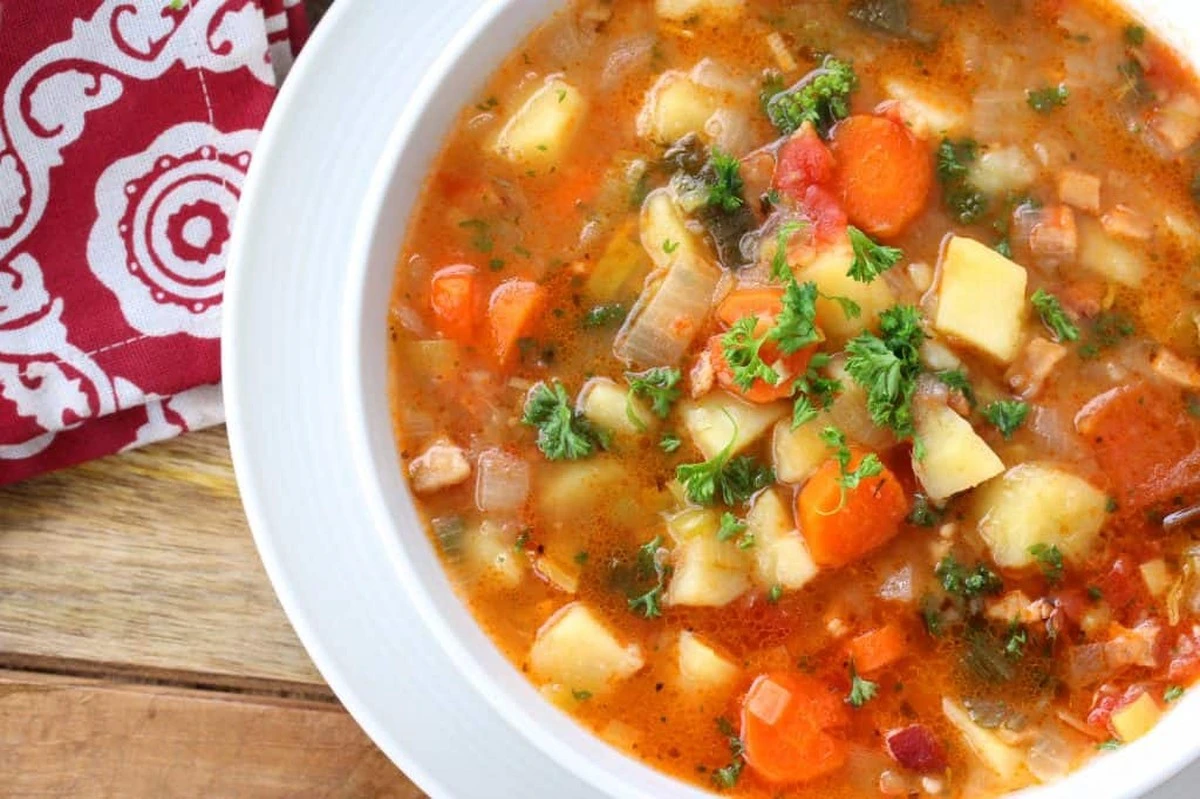 Diese Zwiebelsuppe wird Ihr neuer Favorit – Sternekoch verrät das Geheimnis - image 2