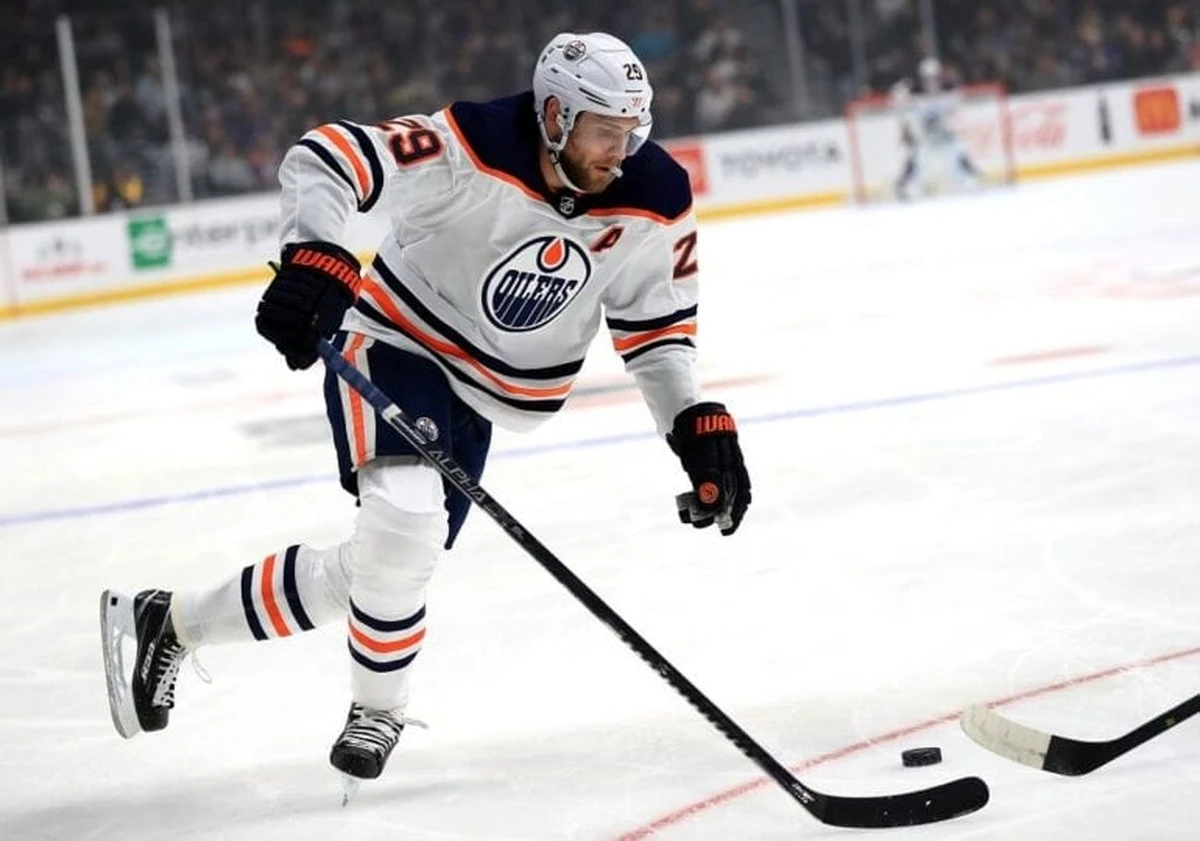 Leon Draisaitl: Das Geheimnis des Senftütchens auf der Eishockey-Bank - image 1