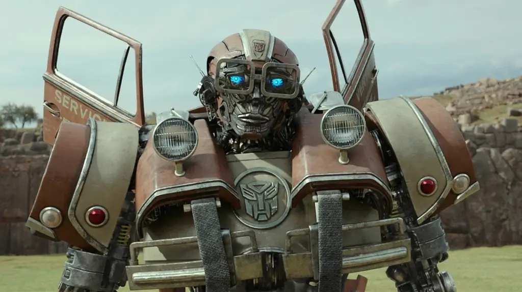 Metallriese in Mering: Wie ein Schwabe einen Transformer-Kindheitstraum Wirklichkeit werden ließ