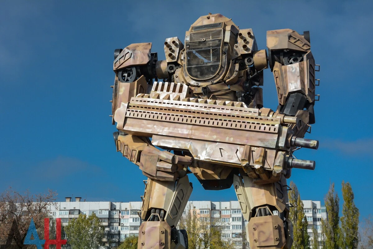 Metallriese in Mering: Wie ein Schwabe einen Transformer-Kindheitstraum Wirklichkeit werden ließ - image 1