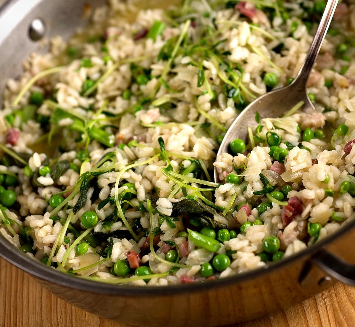 Sternekoch-Trick: Diese eingelegten Erbsen machen Risi Bisi zum Geschmackserlebnis - image 1