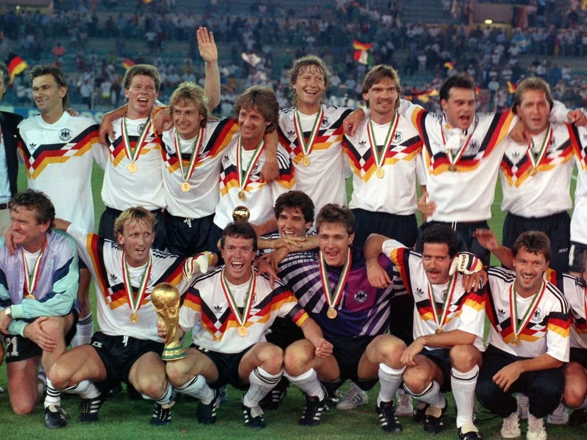 1990: Der magische Sommer, als Deutschland Weltmeister wurde – und die Mauer noch frisch fiel - image 1