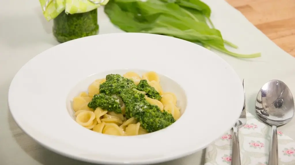 Das Geheimnis des Frühlings: Warum Bärlauch-Pesto Ihr nächstes Abendessen revolutioniert