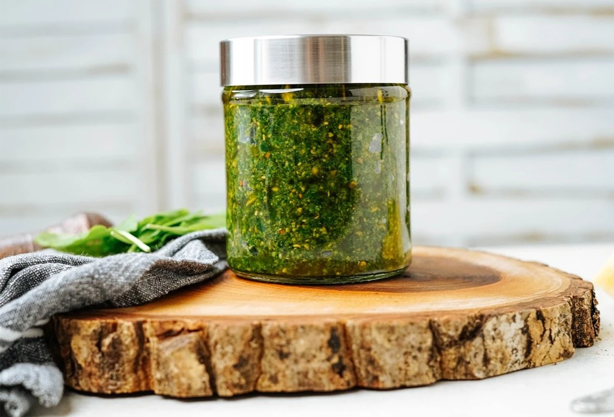 Das Geheimnis des Frühlings: Warum Bärlauch-Pesto Ihr nächstes Abendessen revolutioniert - image 1