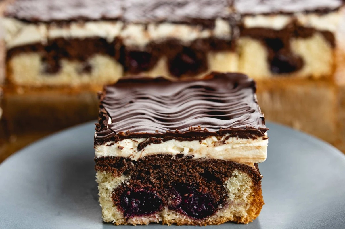 Donauwelle als Gugelhupf: Schneller Kirsch-Schoko-Käsekuchen - image 1