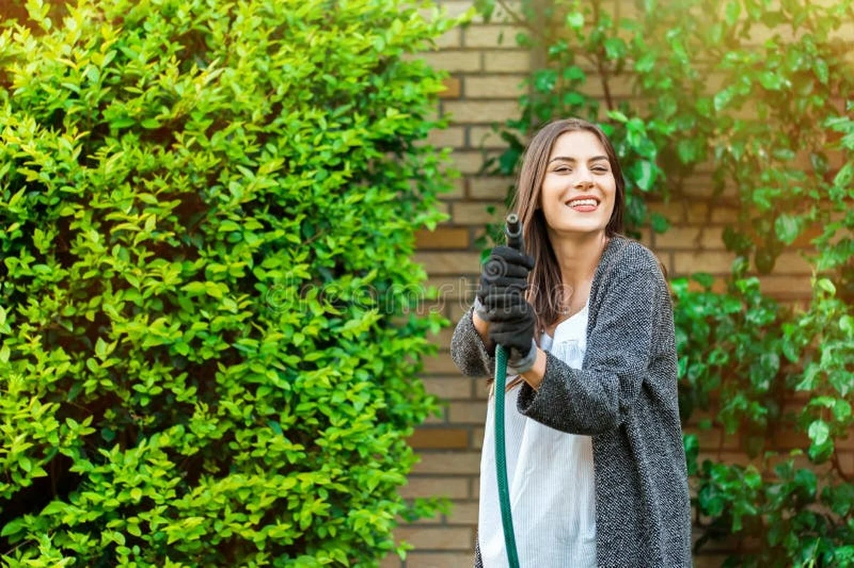 Drei Gründe, warum Gärtnern Sie sofort glücklicher macht – Experte erklärt - image 1