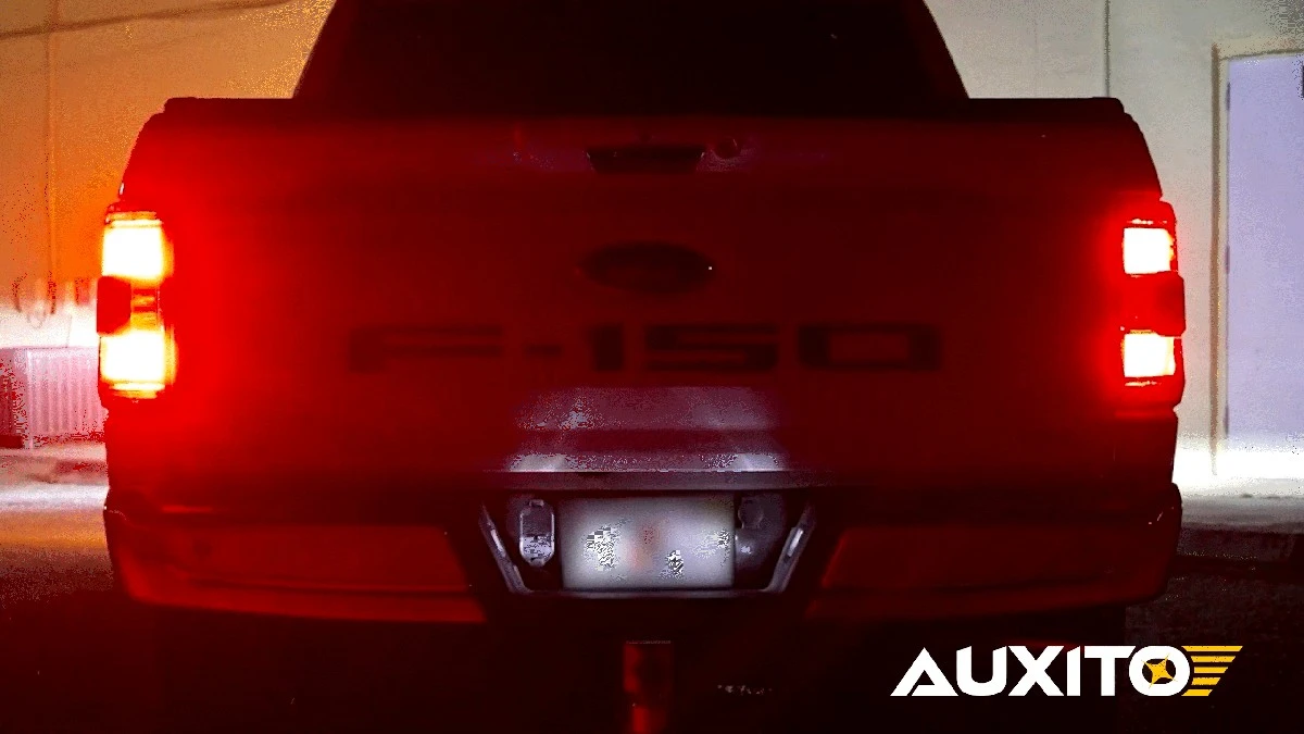 Dynamisches Bremslicht: Blinkt bald bei jeder Vollbremsung – Was das für Ihr Auto bedeutet - image 2