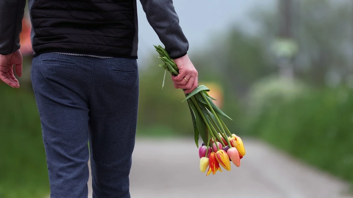 So bringen Sie Ihre Tulpen zum Blühen: 5 Geheimnisse für Frühlingsfreude, die länger hält - image 2