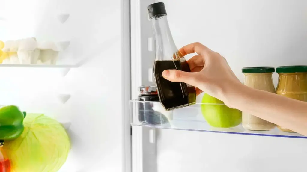 Sojasauce nach Anbruch: Darum gehört sie doch in den Kühlschrank